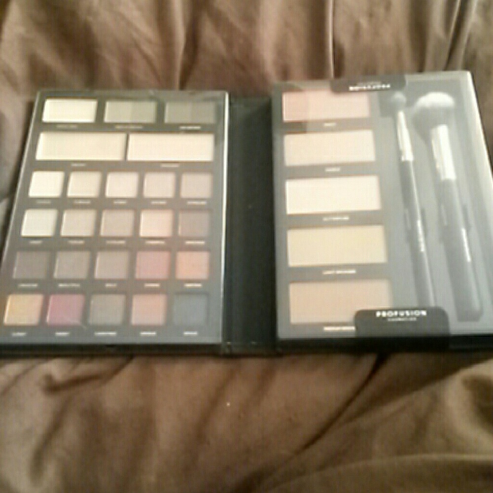 NWOT Profusion pro face